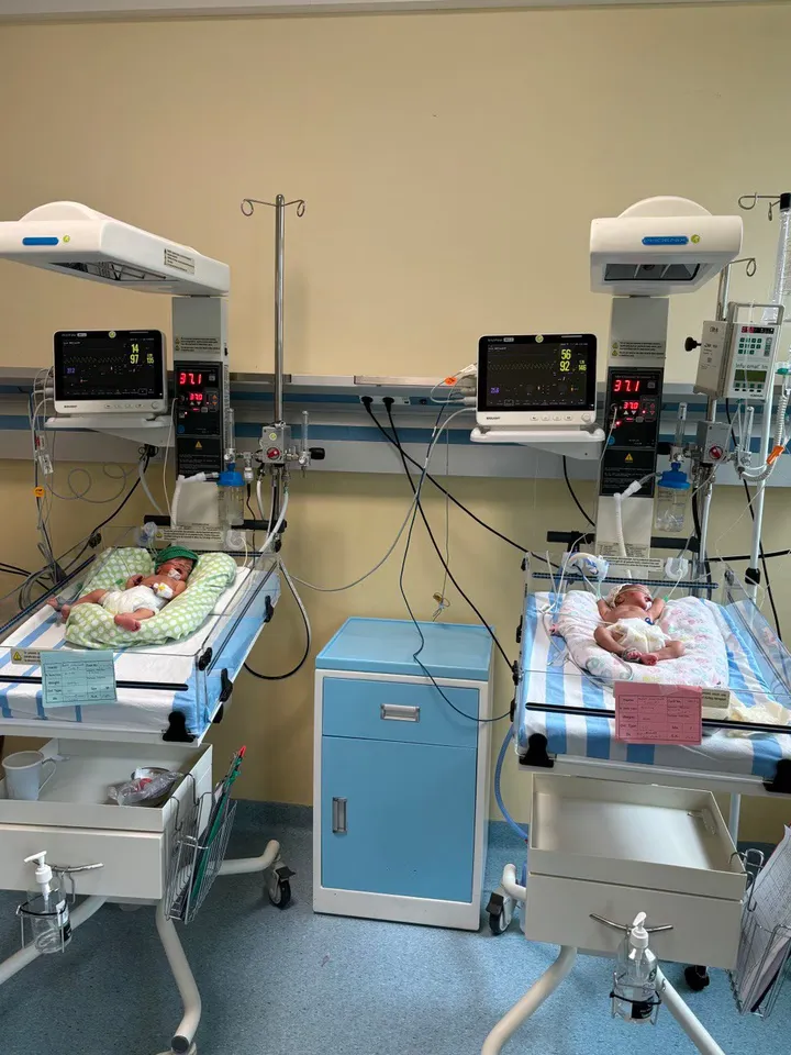 Phototherapy units